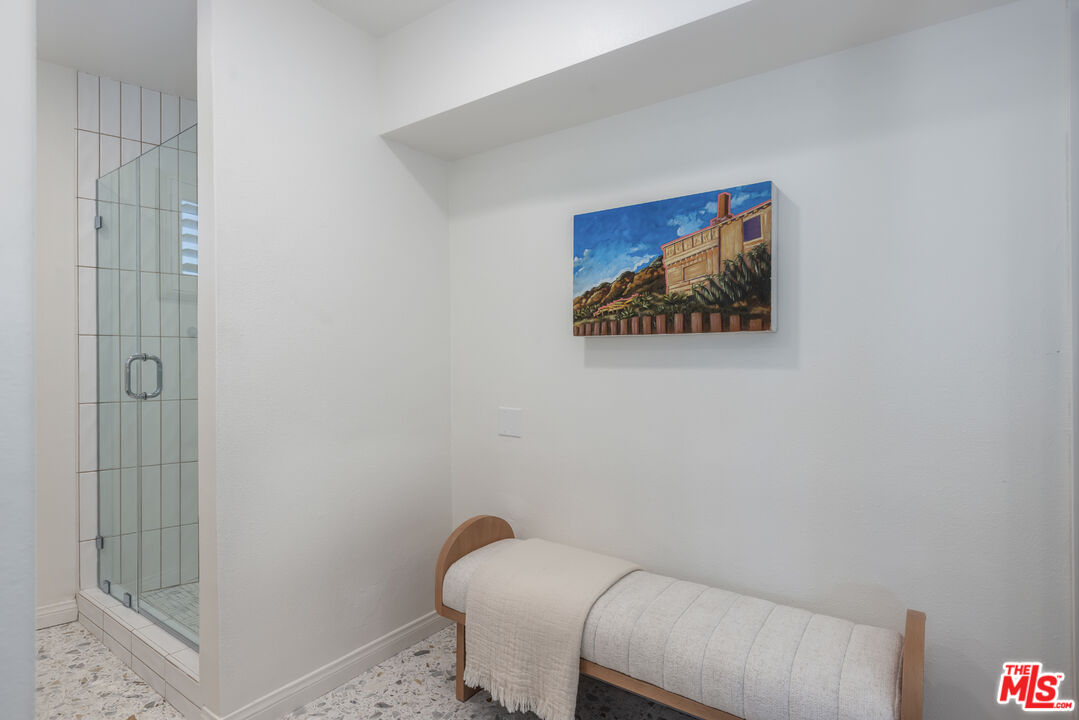 222 7th St Unit: 101