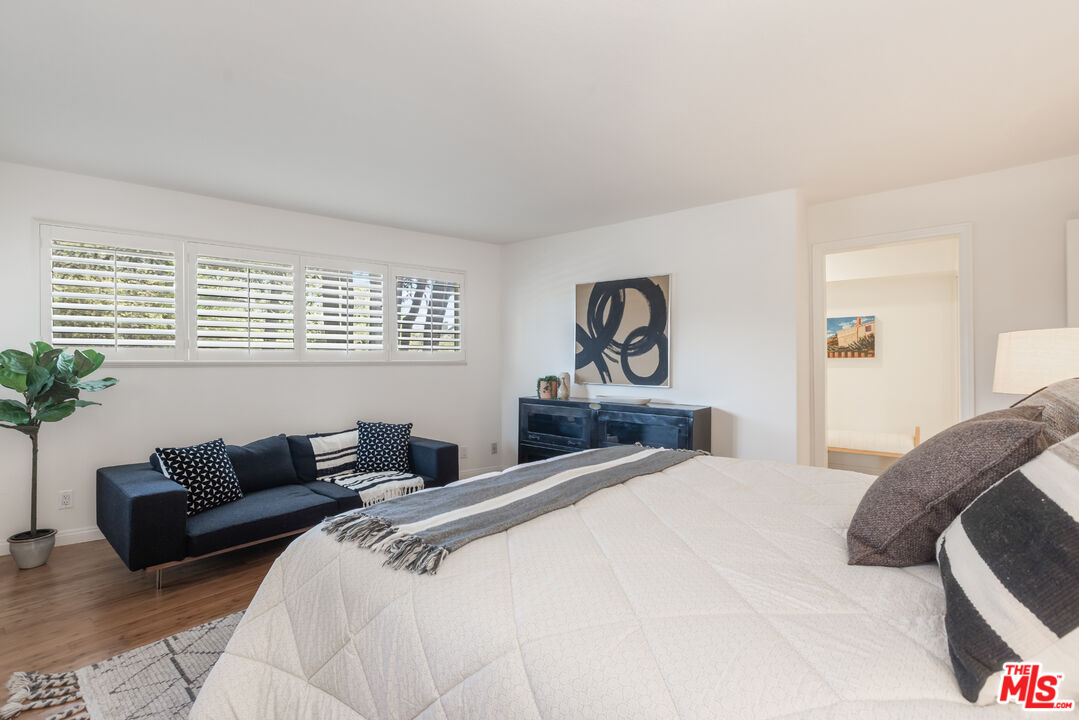 222 7th St Unit: 101