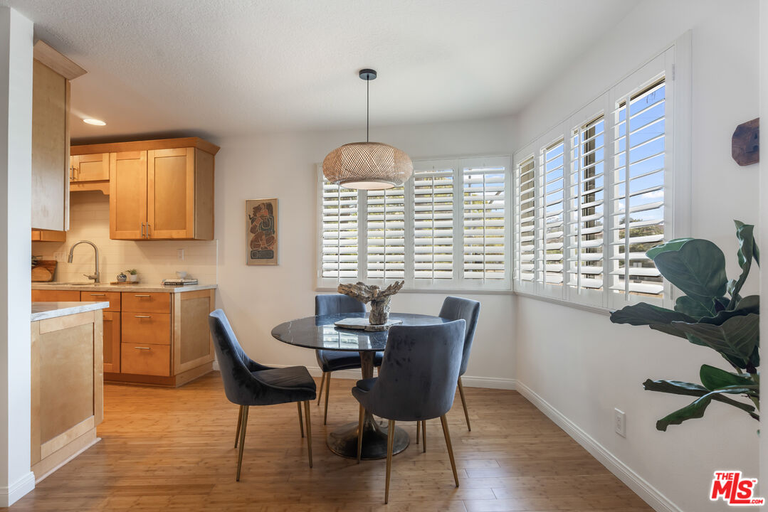 222 7th St Unit: 101