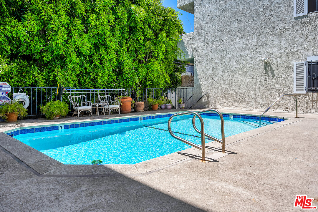 317 S S. Holt Ave Unit: 11