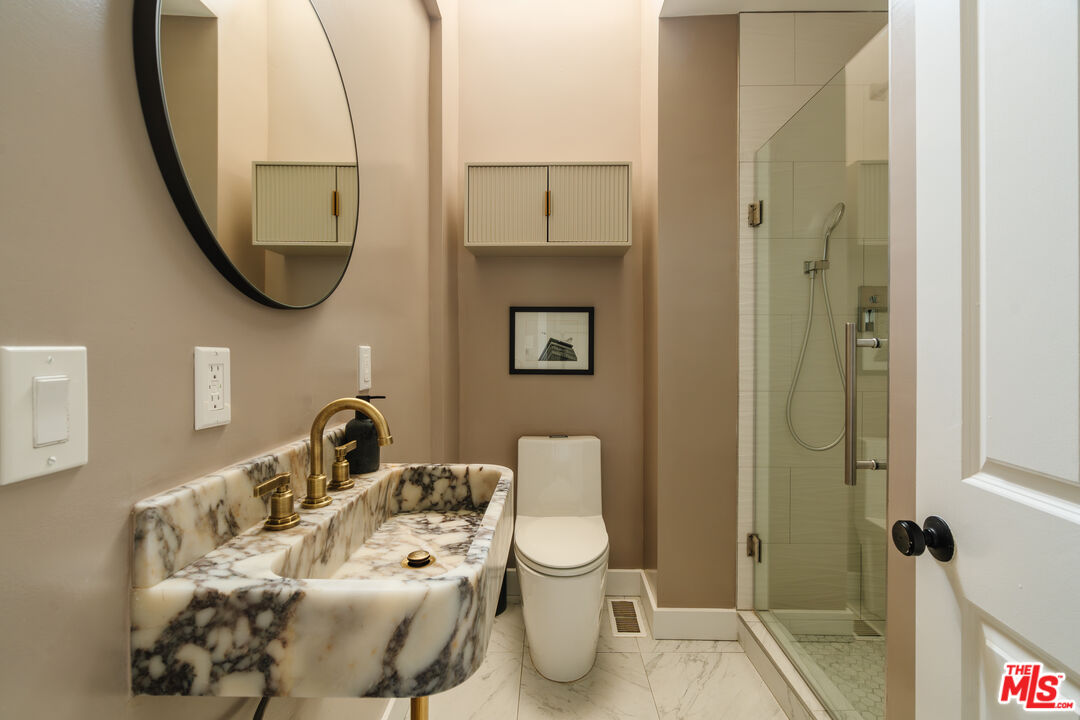 13905 Valley Vista Blvd