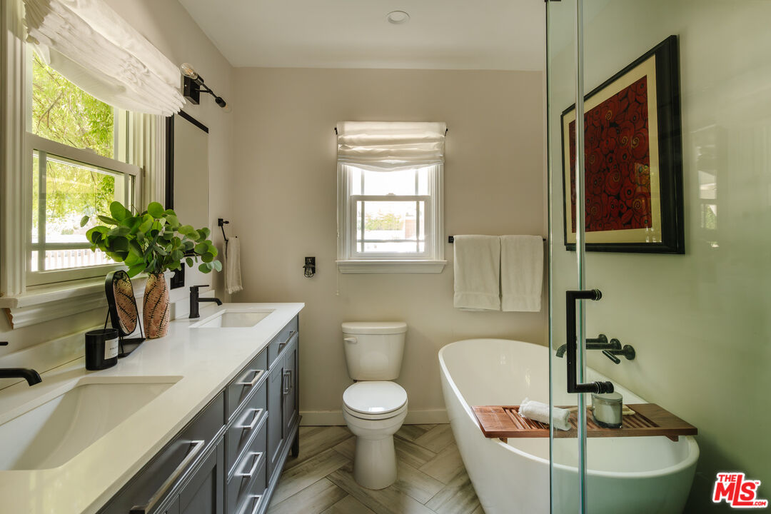 13905 Valley Vista Blvd