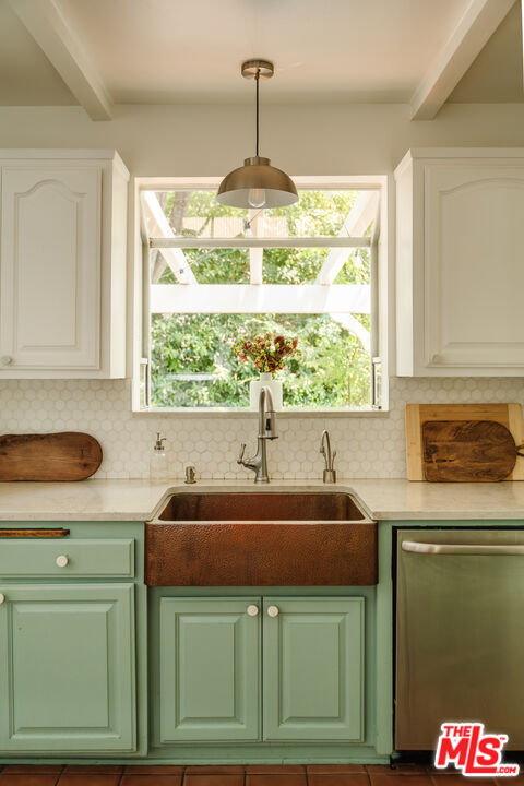 13905 Valley Vista Blvd