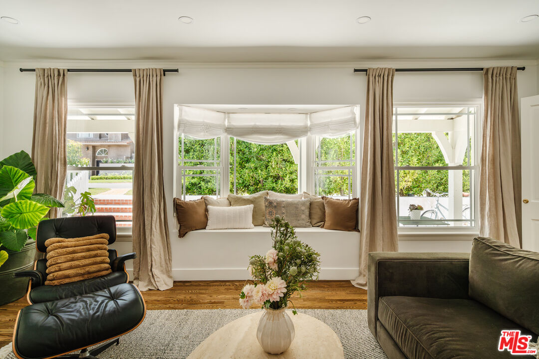 13905 Valley Vista Blvd