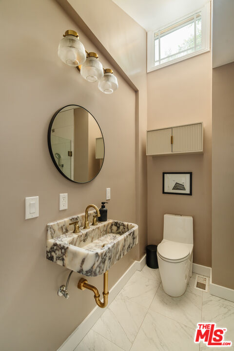 13905 Valley Vista Blvd