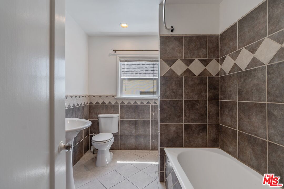 1522 S Sierra Bonita Ave