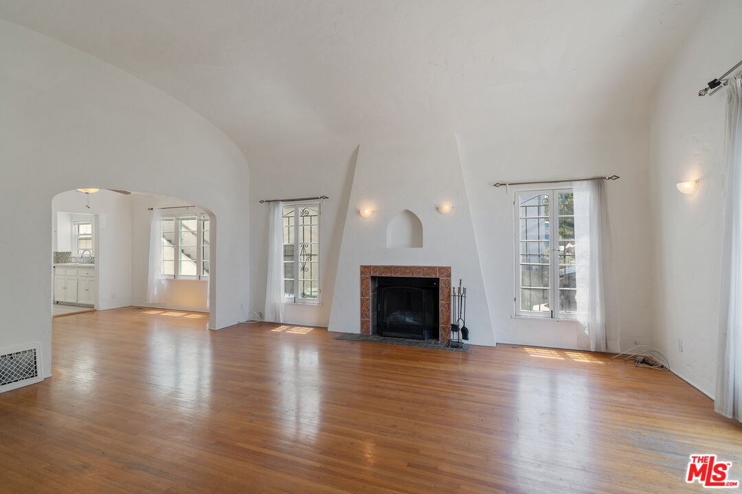 1522 S Sierra Bonita Ave