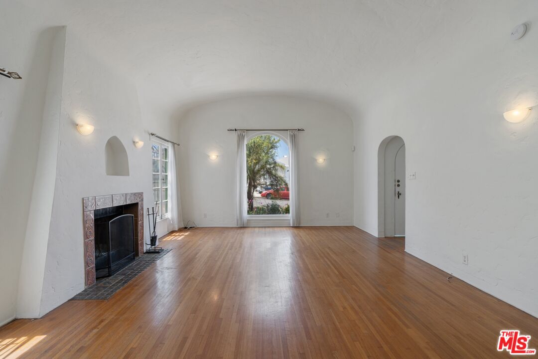 1522 S Sierra Bonita Ave