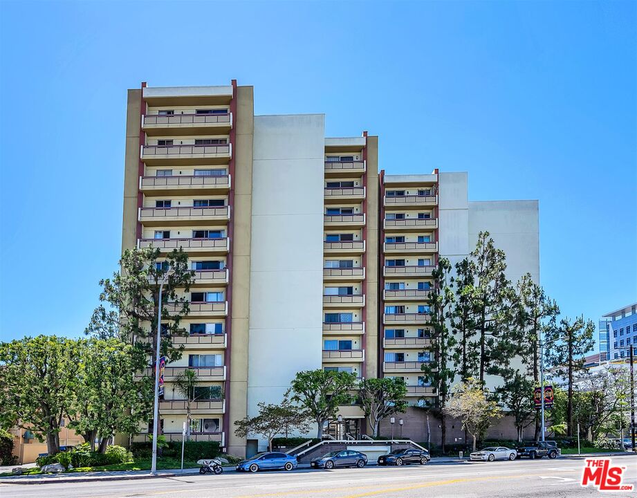 321 S San Vicente Blvd Unit: 407