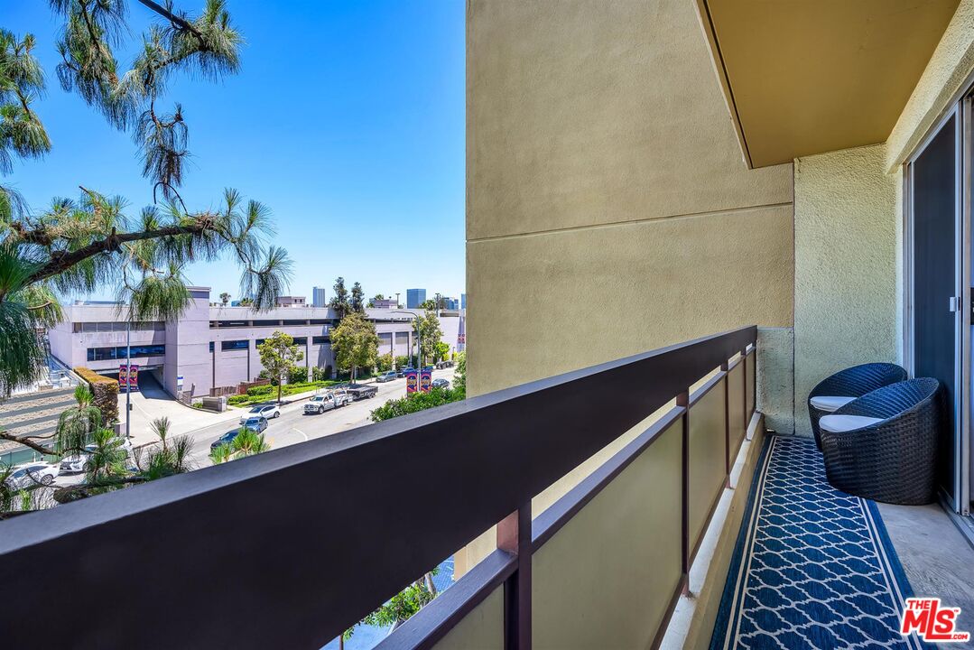 321 S San Vicente Blvd Unit: 407