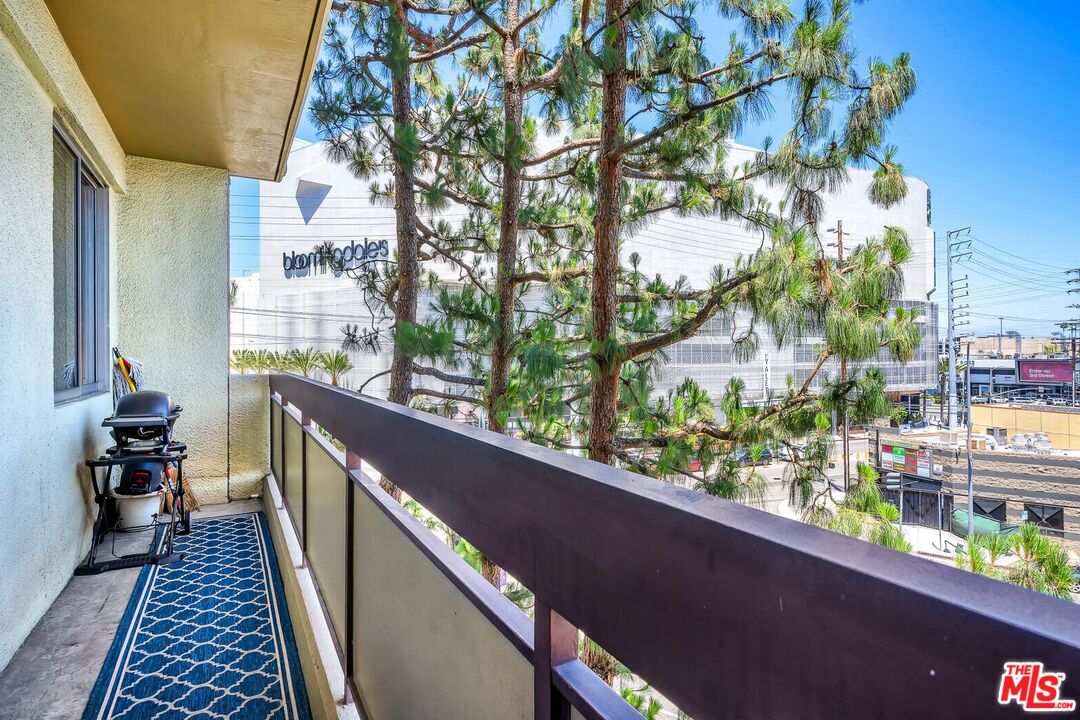 321 S San Vicente Blvd Unit: 407