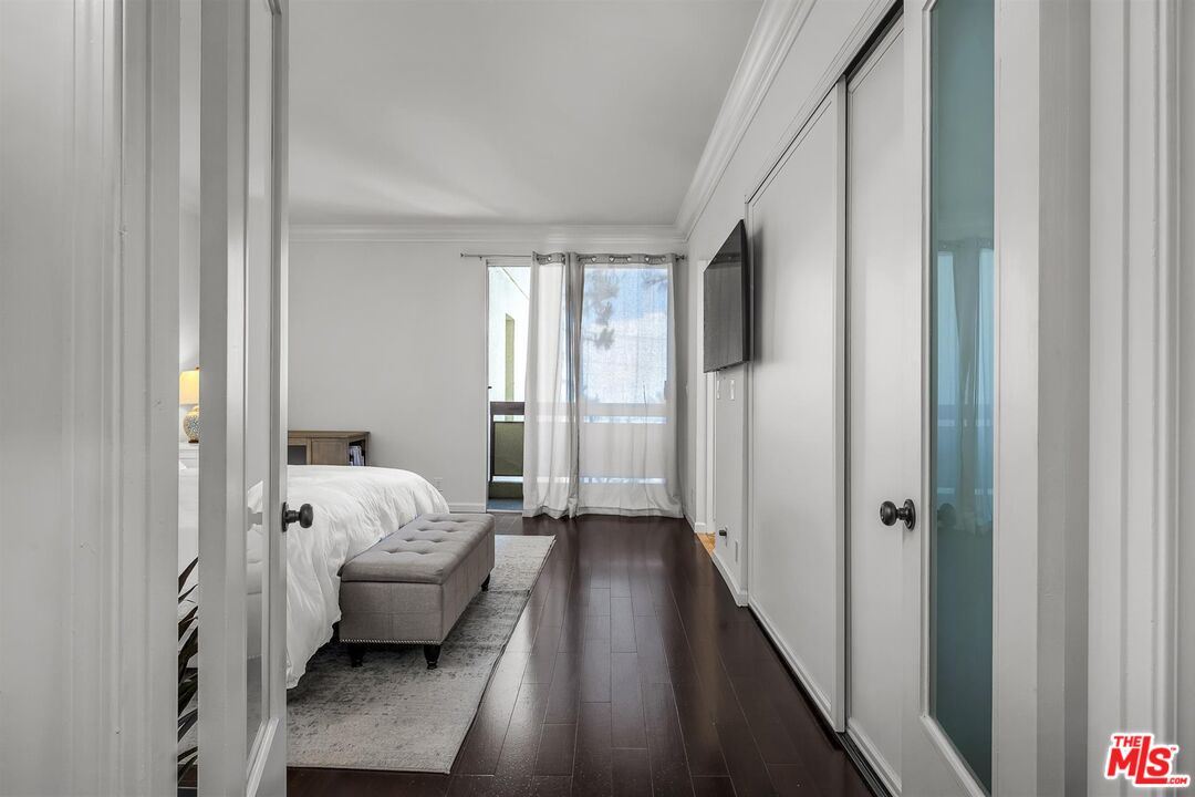 321 S San Vicente Blvd Unit: 407