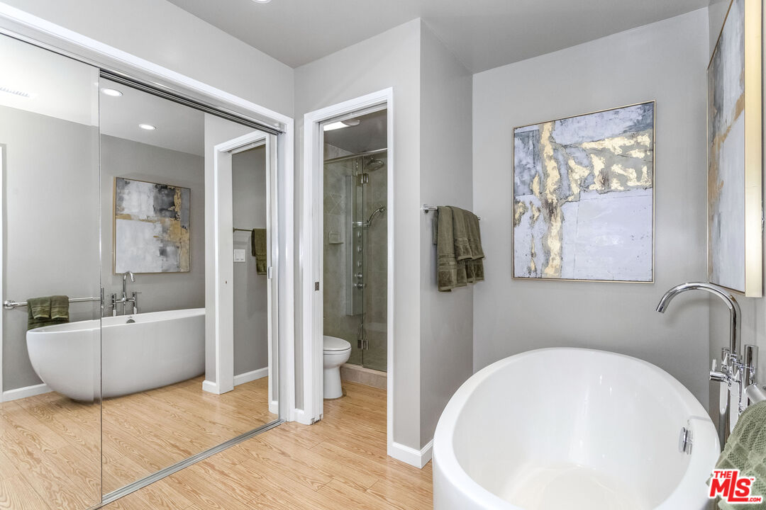 10200 Autumn Leaf Cir