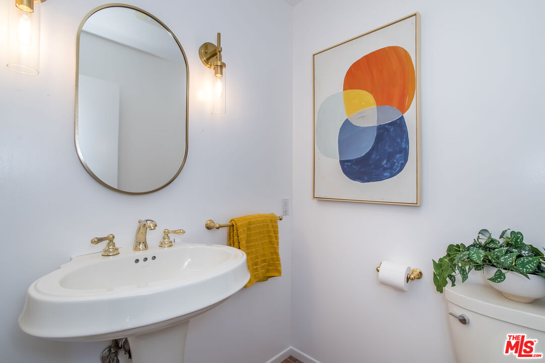 10200 Autumn Leaf Cir