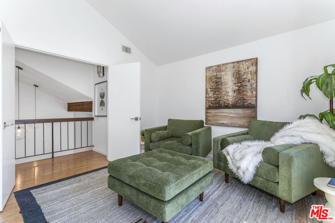 10200 Autumn Leaf Cir