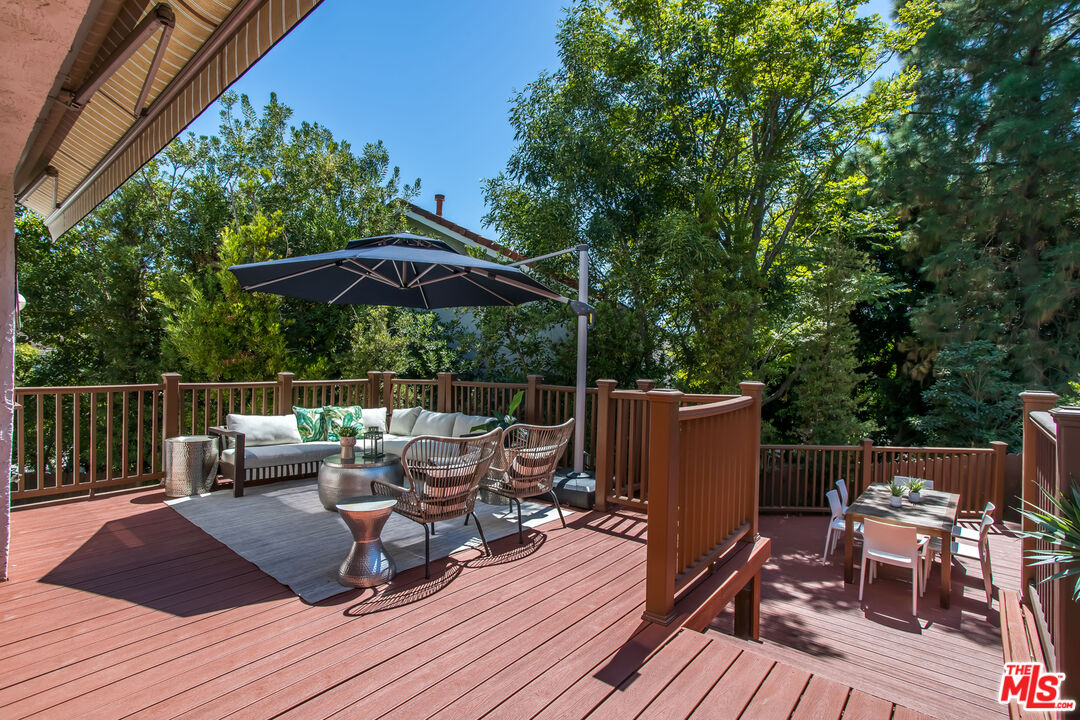 10200 Autumn Leaf Cir