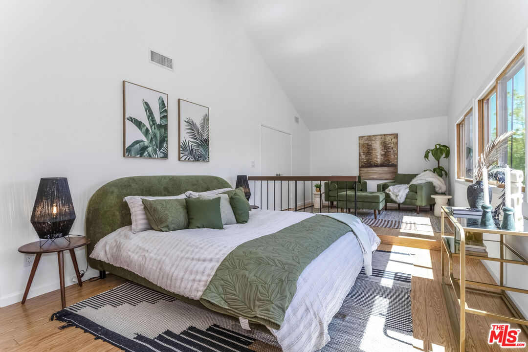 10200 Autumn Leaf Cir