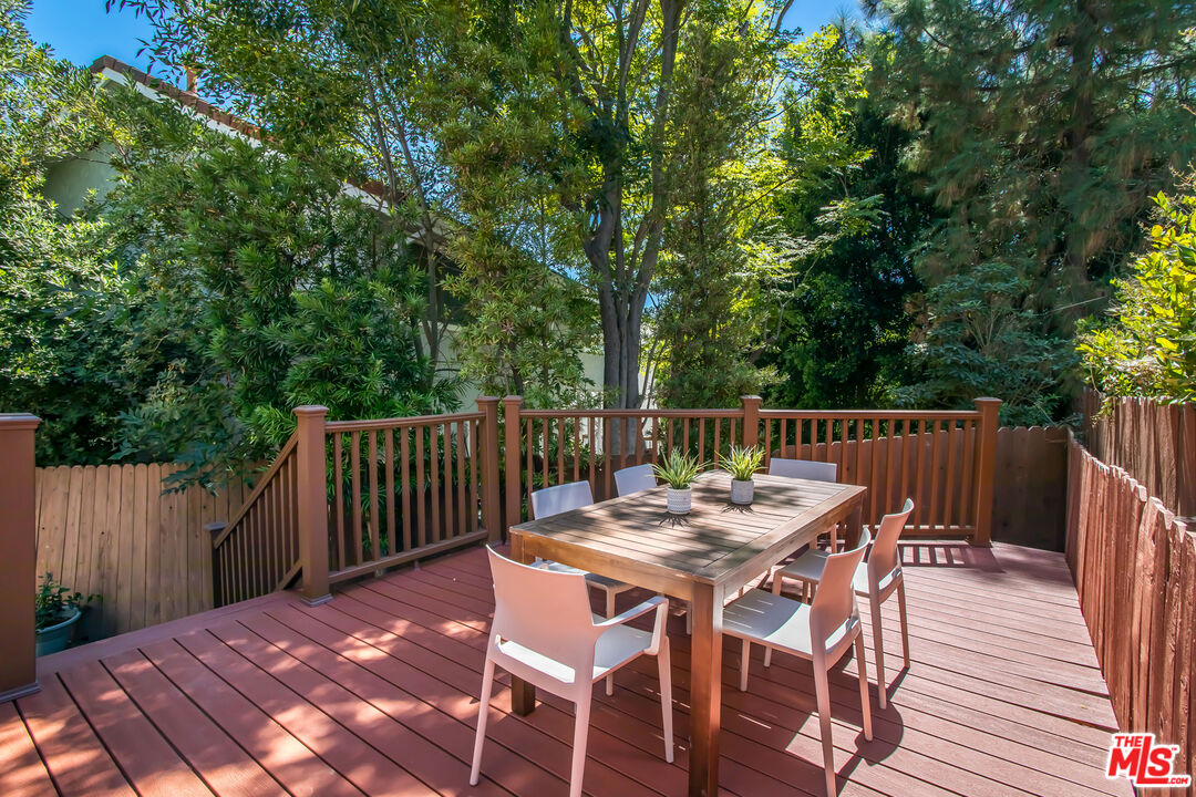 10200 Autumn Leaf Cir