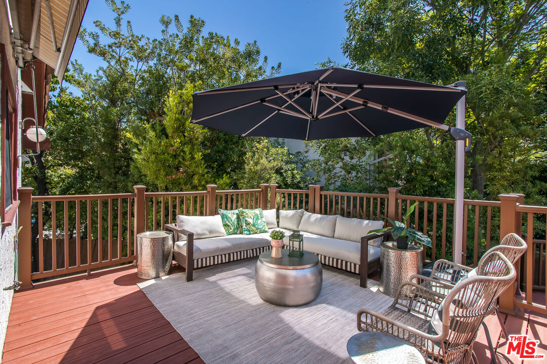 10200 Autumn Leaf Cir