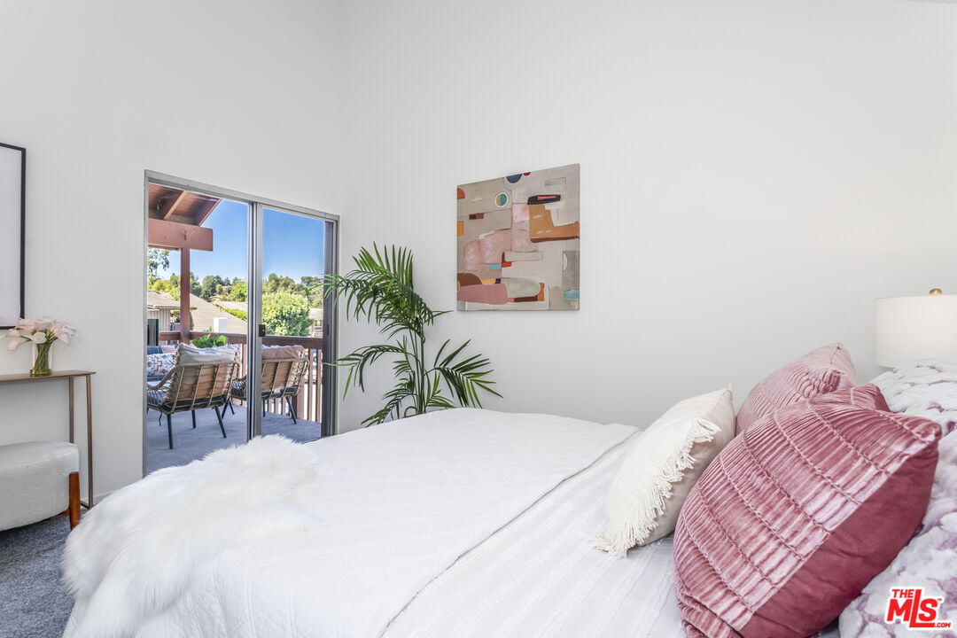 10200 Autumn Leaf Cir