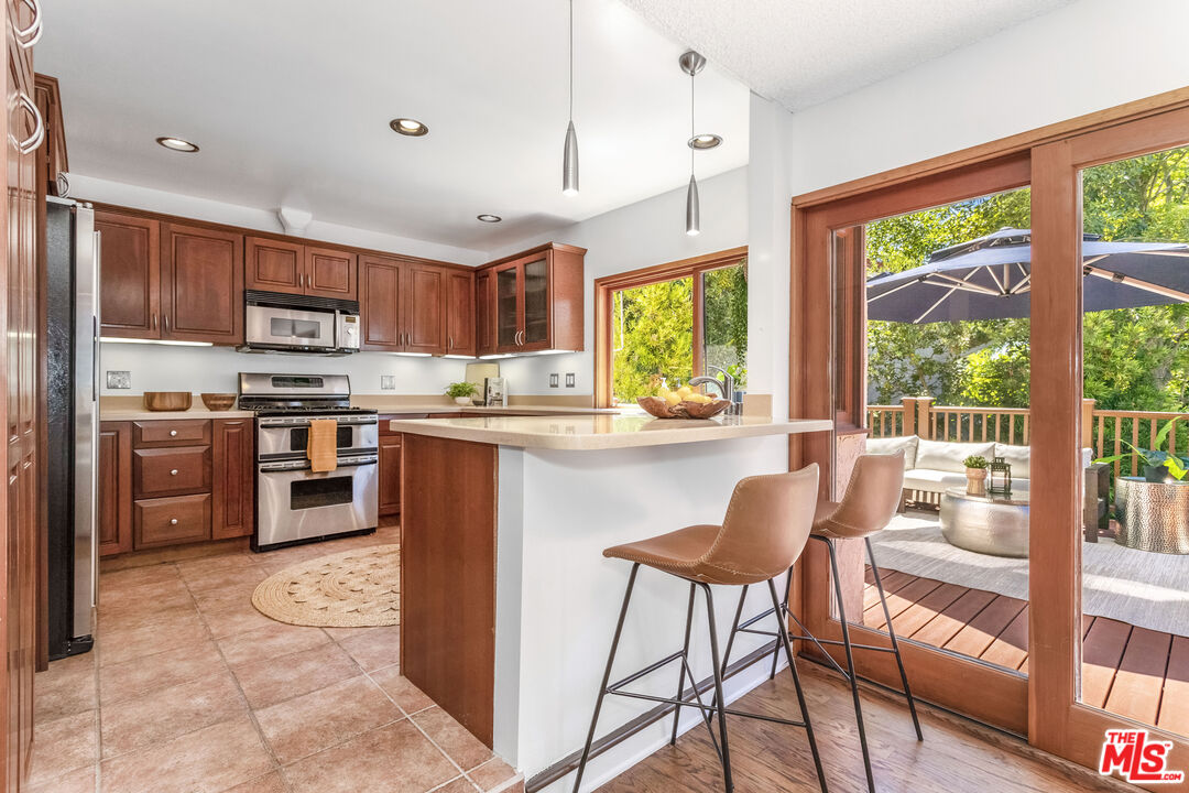 10200 Autumn Leaf Cir