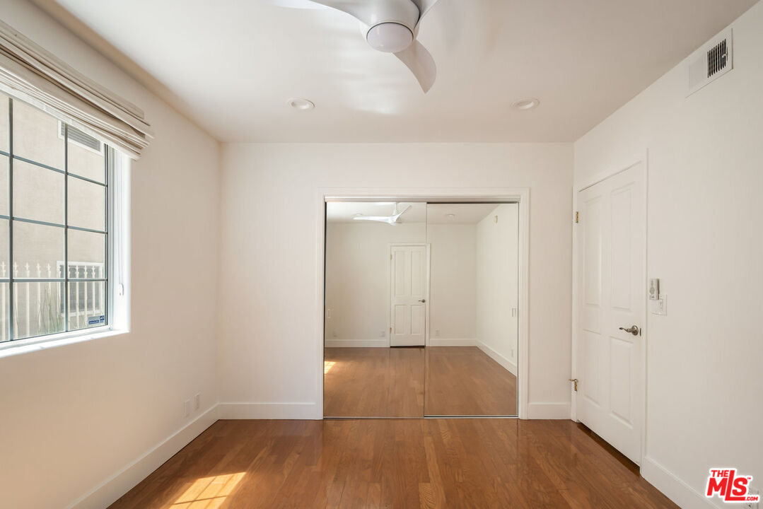 11830 Mayfield Ave Unit: 102