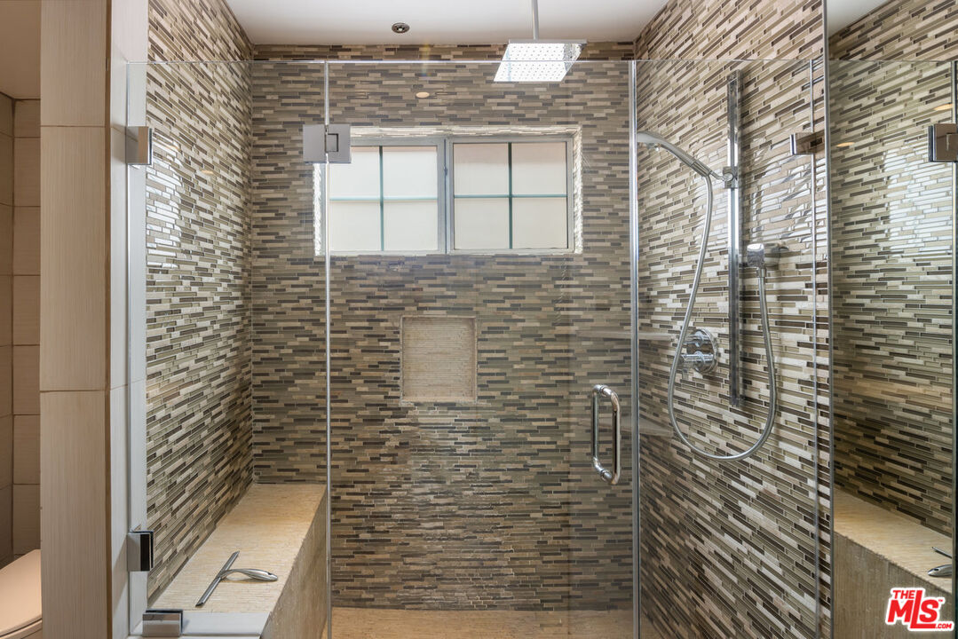 11830 Mayfield Ave Unit: 102