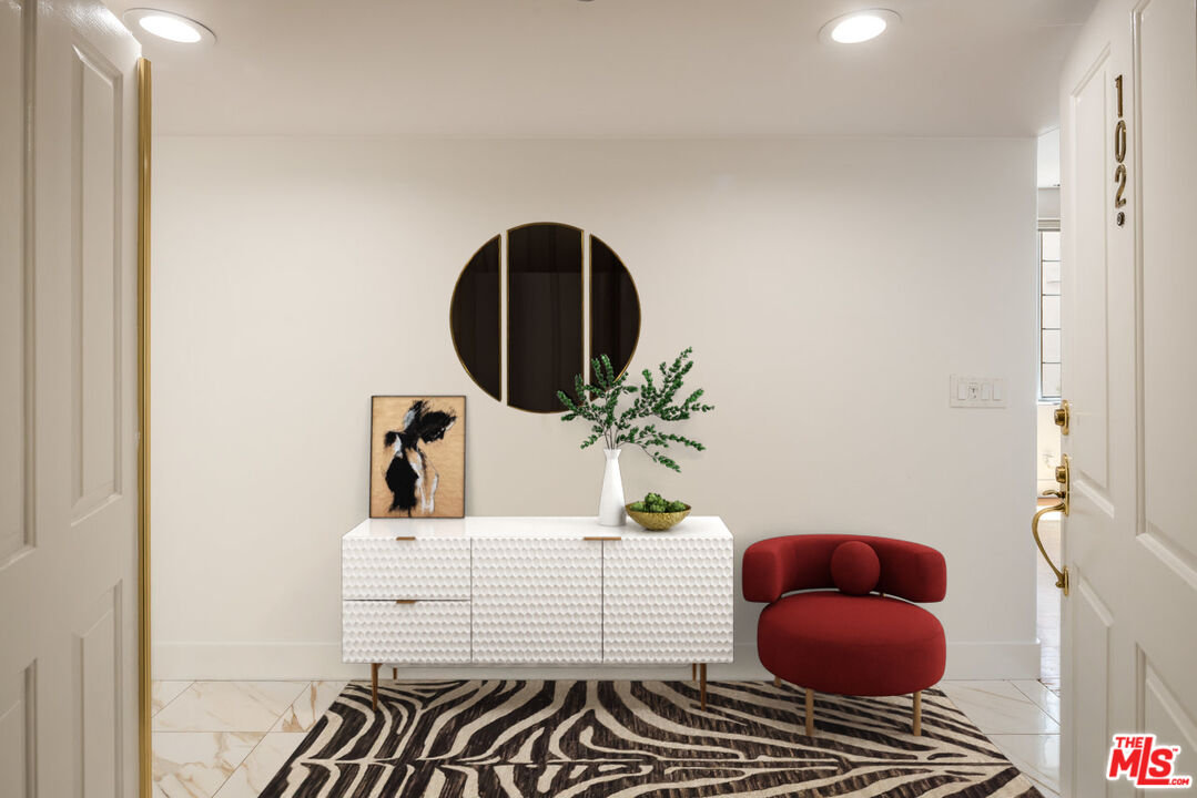 11830 Mayfield Ave Unit: 102