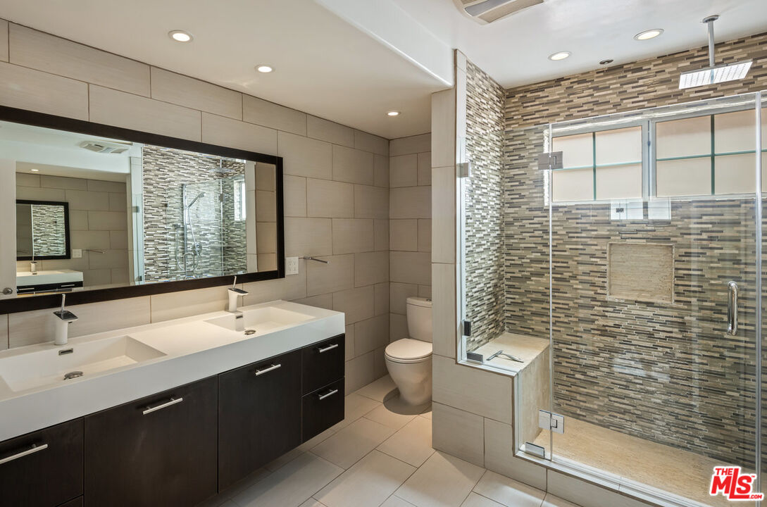 11830 Mayfield Ave Unit: 102