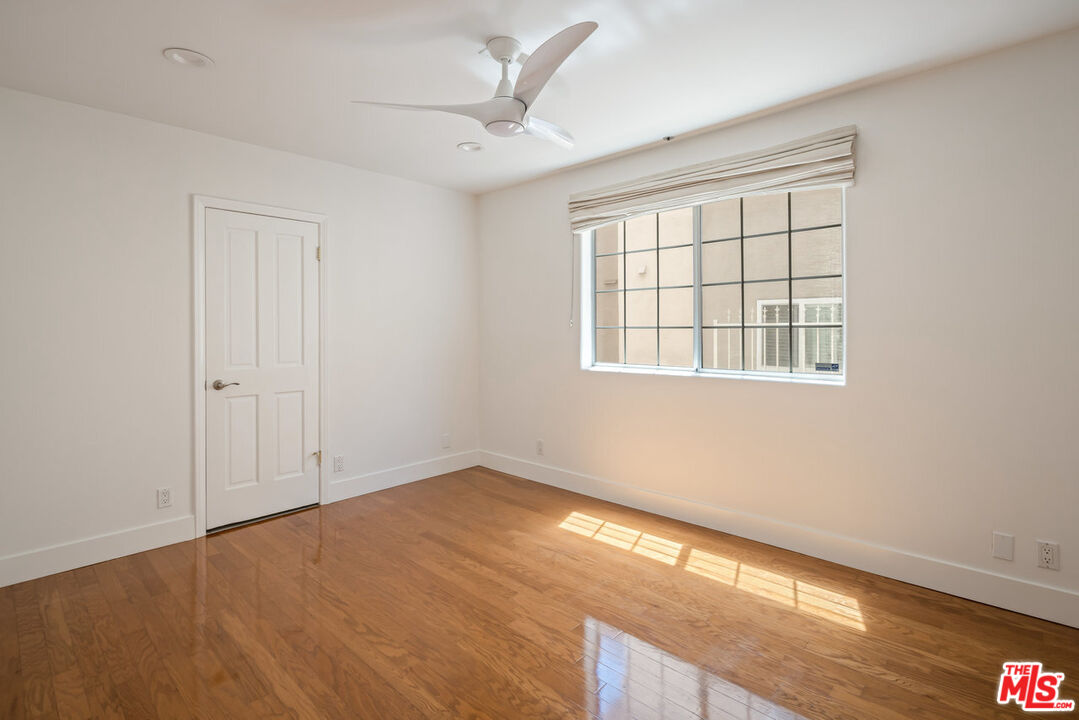 11830 Mayfield Ave Unit: 102