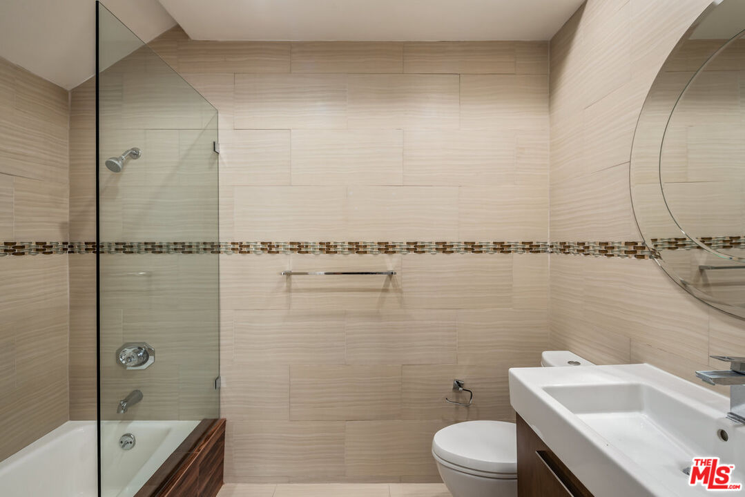 11830 Mayfield Ave Unit: 102