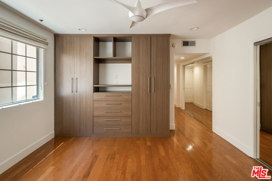 11830 Mayfield Ave Unit: 102