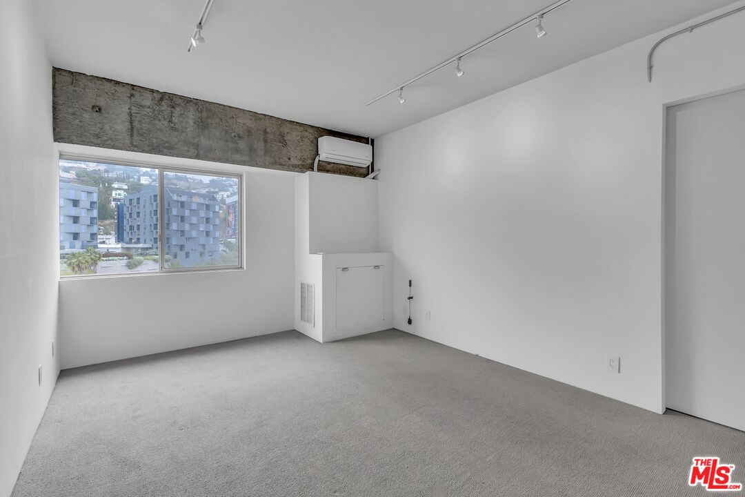 1155 N La Cienega Blvd Unit: 1100