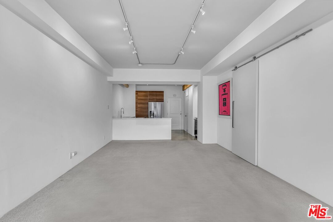 1155 N La Cienega Blvd Unit: 1100