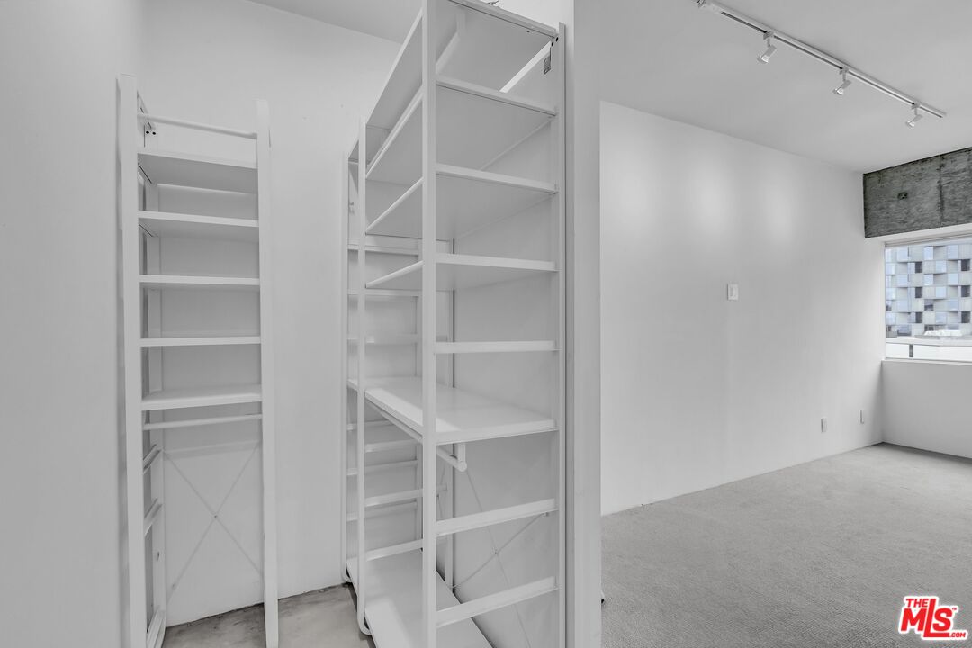 1155 N La Cienega Blvd Unit: 1100