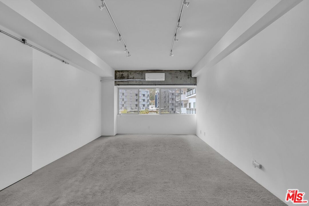 1155 N La Cienega Blvd Unit: 1100