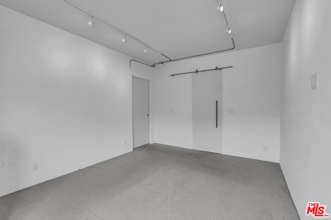 1155 N La Cienega Blvd Unit: 1100