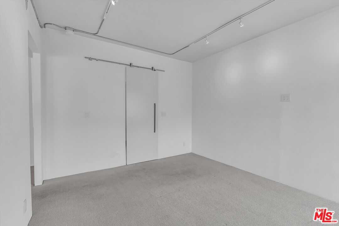 1155 N La Cienega Blvd Unit: 1100