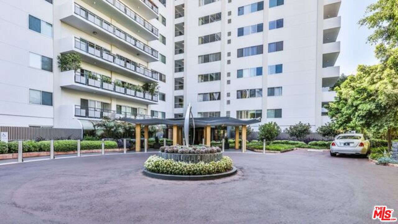 1155 N La Cienega Blvd Unit: 1100