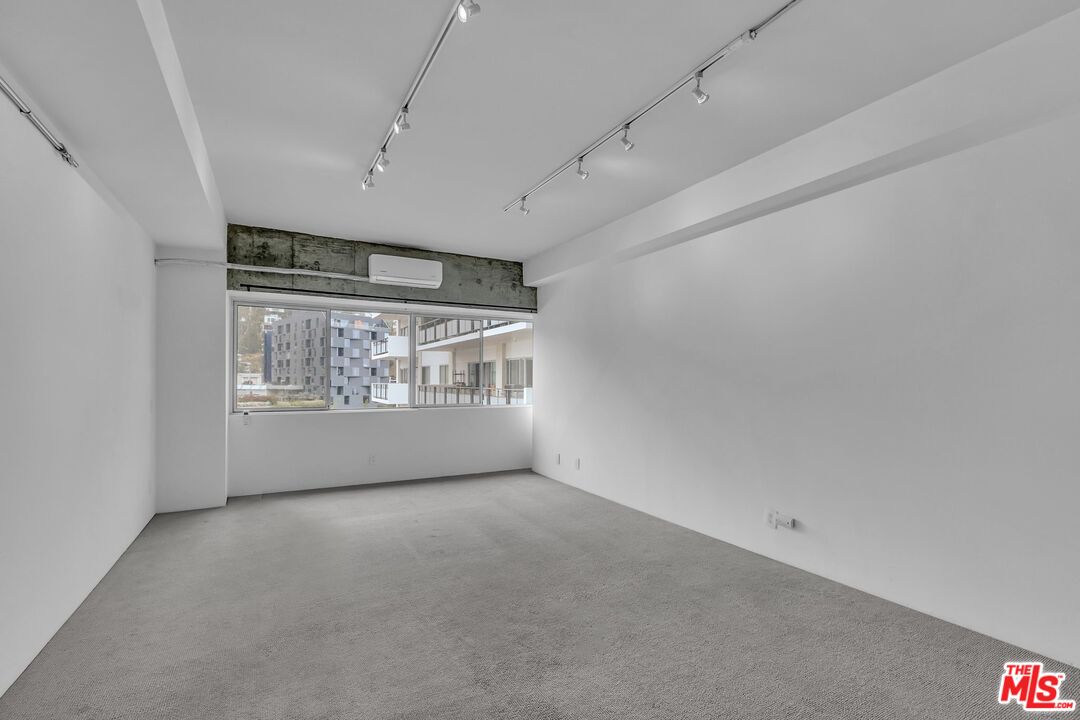 1155 N La Cienega Blvd Unit: 1100