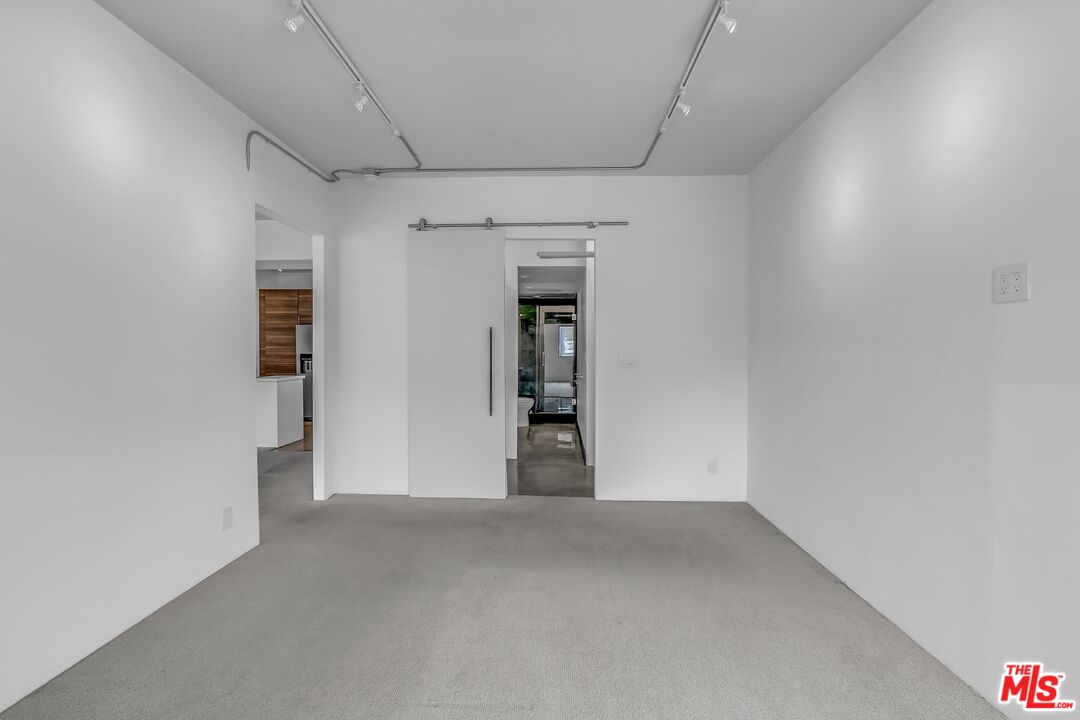 1155 N La Cienega Blvd Unit: 1100