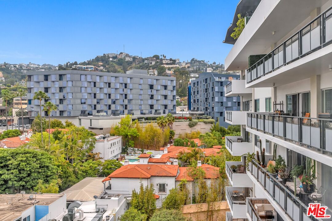 1155 N La Cienega Blvd Unit: 1100