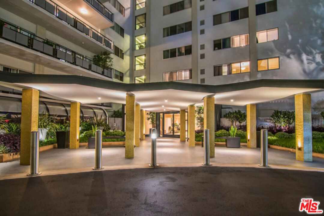 1155 N La Cienega Blvd Unit: 1100