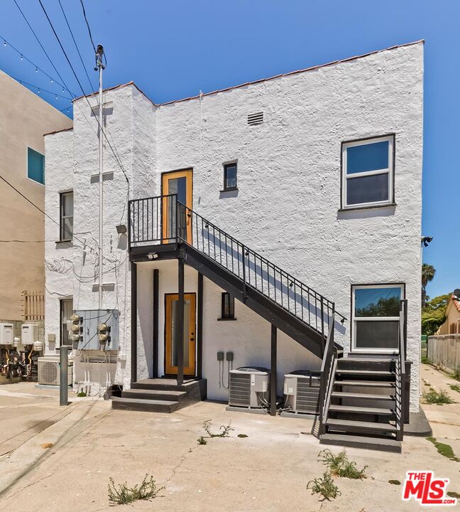 3429 Edgehill Dr Unit: 2