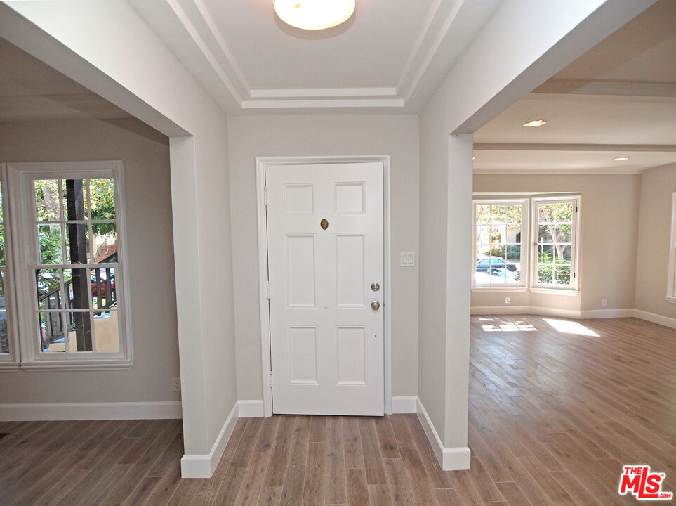 1217 S Crescent Heights