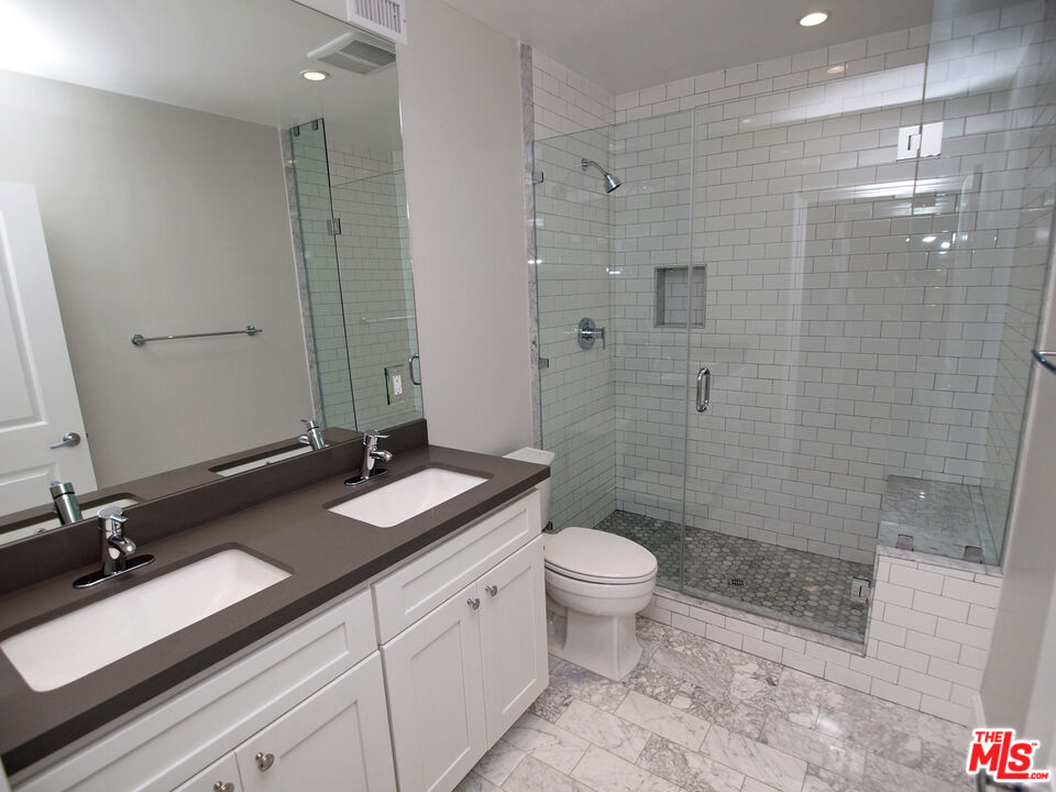 1217 S Crescent Heights