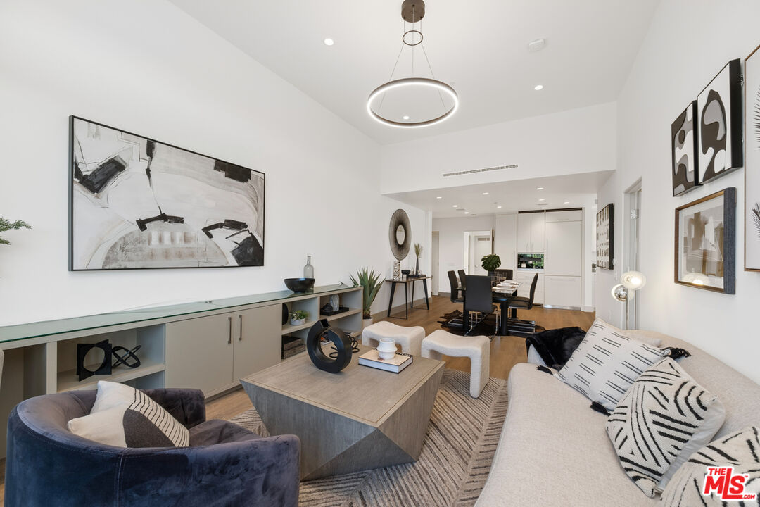 130 S Sepulveda Blvd Unit: 312