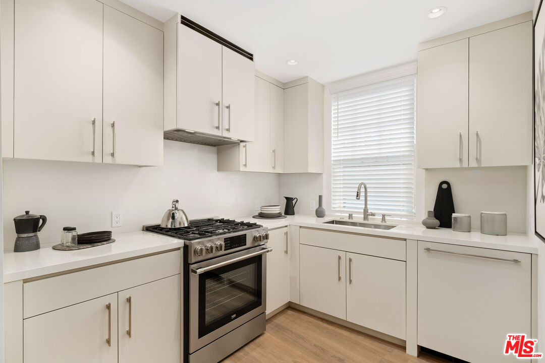 130 S Sepulveda Blvd Unit: 312