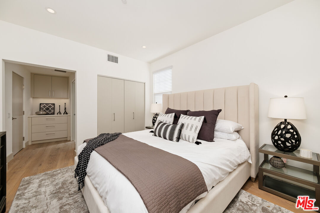 130 S Sepulveda Blvd Unit: 312