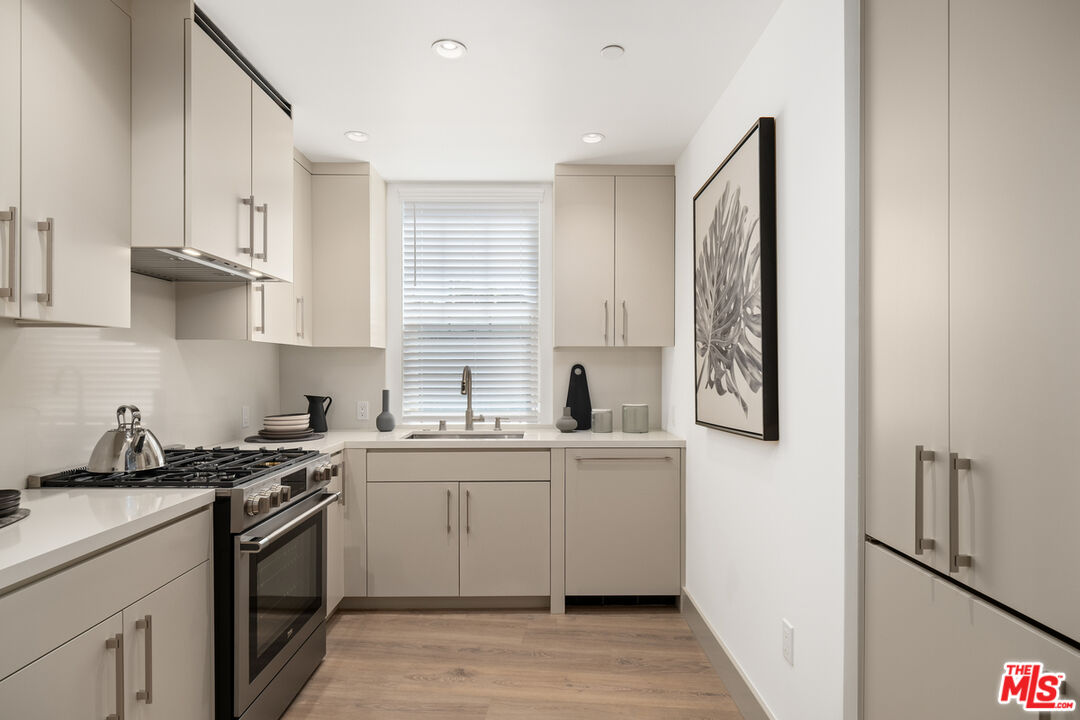 130 S Sepulveda Blvd Unit: 312